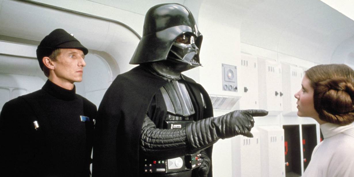 David-Prowse-Darth-Vader-pointing