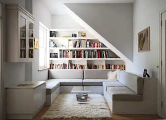 reading-nook-in-modern-home-bookshelves