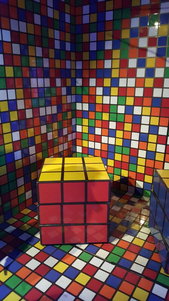 zemickis-cube-rubik-room-ready-player-one-challenge-event-hollywood