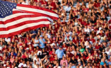 american-fears-flag-crowd
